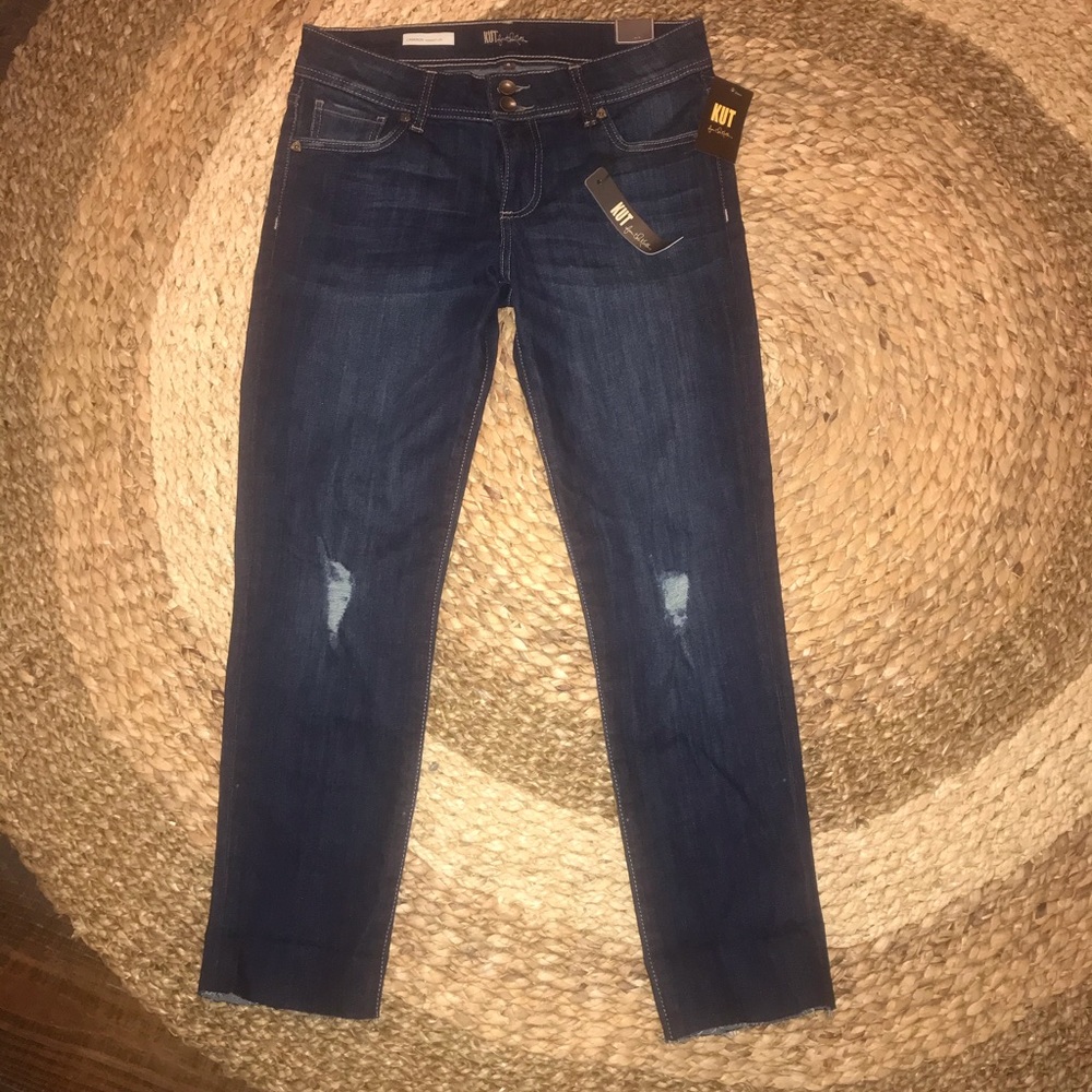 Straight legged cutoff jeans
